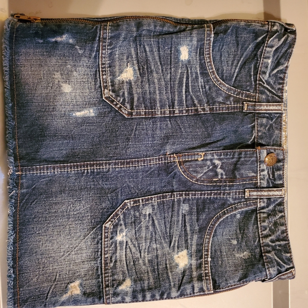 GUESS Jean skirt with sassy zipper sides sz 24